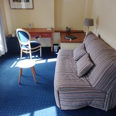 Logis Hotel & Restaurant - Les Hauts De Montreuil Montreuil  ภายนอก รูปภาพ
