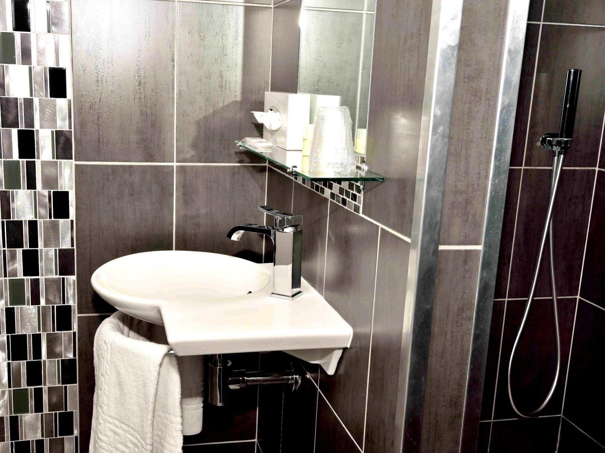 Logis Hotel & Restaurant - Les Hauts De Montreuil Montreuil  ภายนอก รูปภาพ